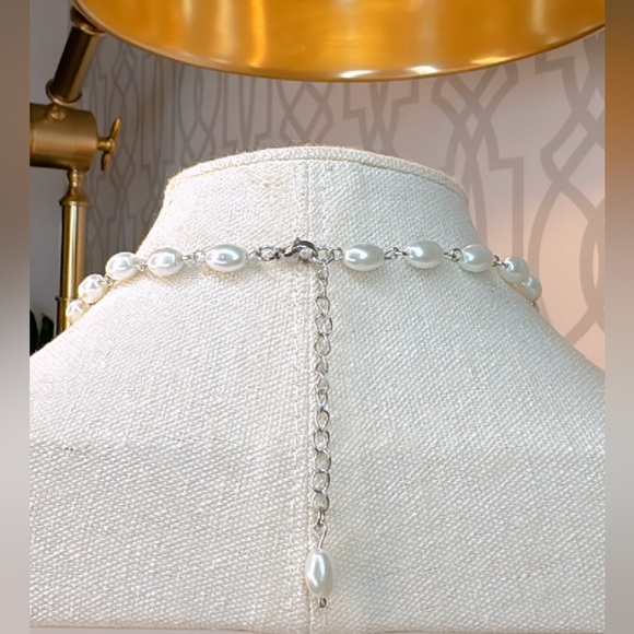 Cross choker necklace stainless and pearls 16.5” neck 🤍 - Picture 5 of 8